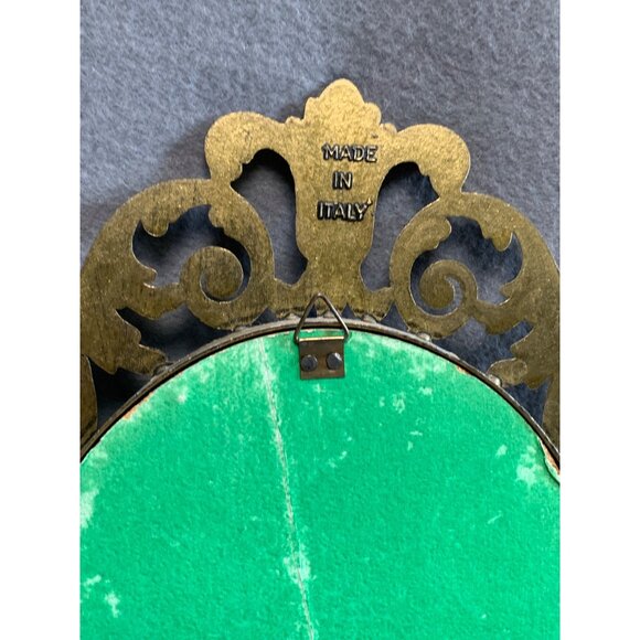 Vintage Brass Oval Ornate Convex Flowers Picture Frame Made in Italy 13.5" x 10" - Picture 4 of 8